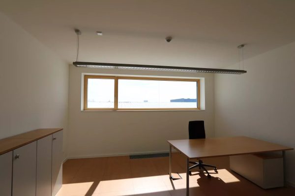 Bureau en location à Eselborn