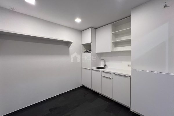 Büro zu vermieten in Weiswampach