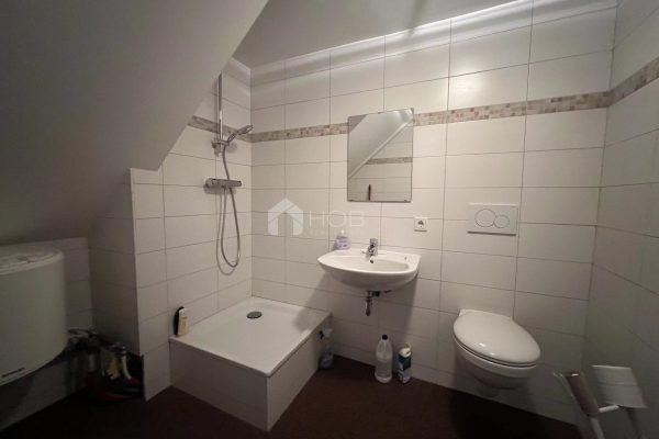 Büro zu vermieten in Weiswampach
