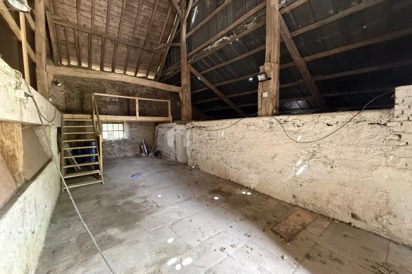 Locaux d'activité / Entrepôts en location à Heinerscheid
